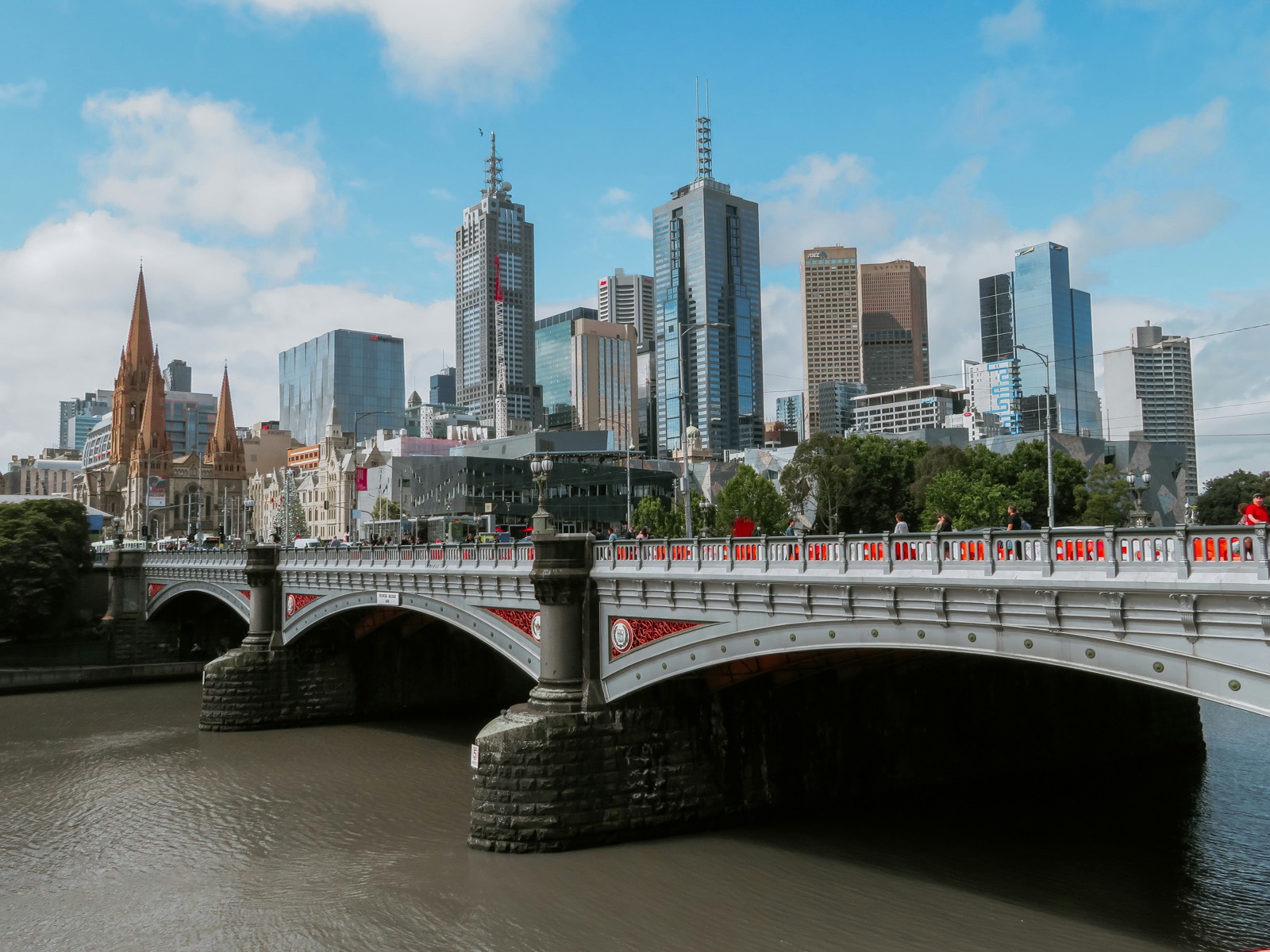 Princes Bridge and the Melbourne CBD skyline